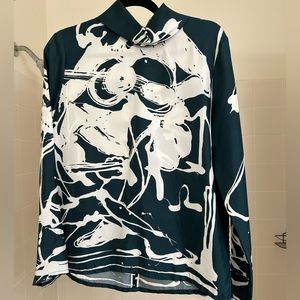 Women 100% silk print blouse size 38 in forest green motif